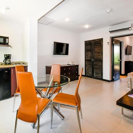 Talk Of The Town Beach Hotel & Beach Club By Gh Hoteles Oranjestad Esterno foto