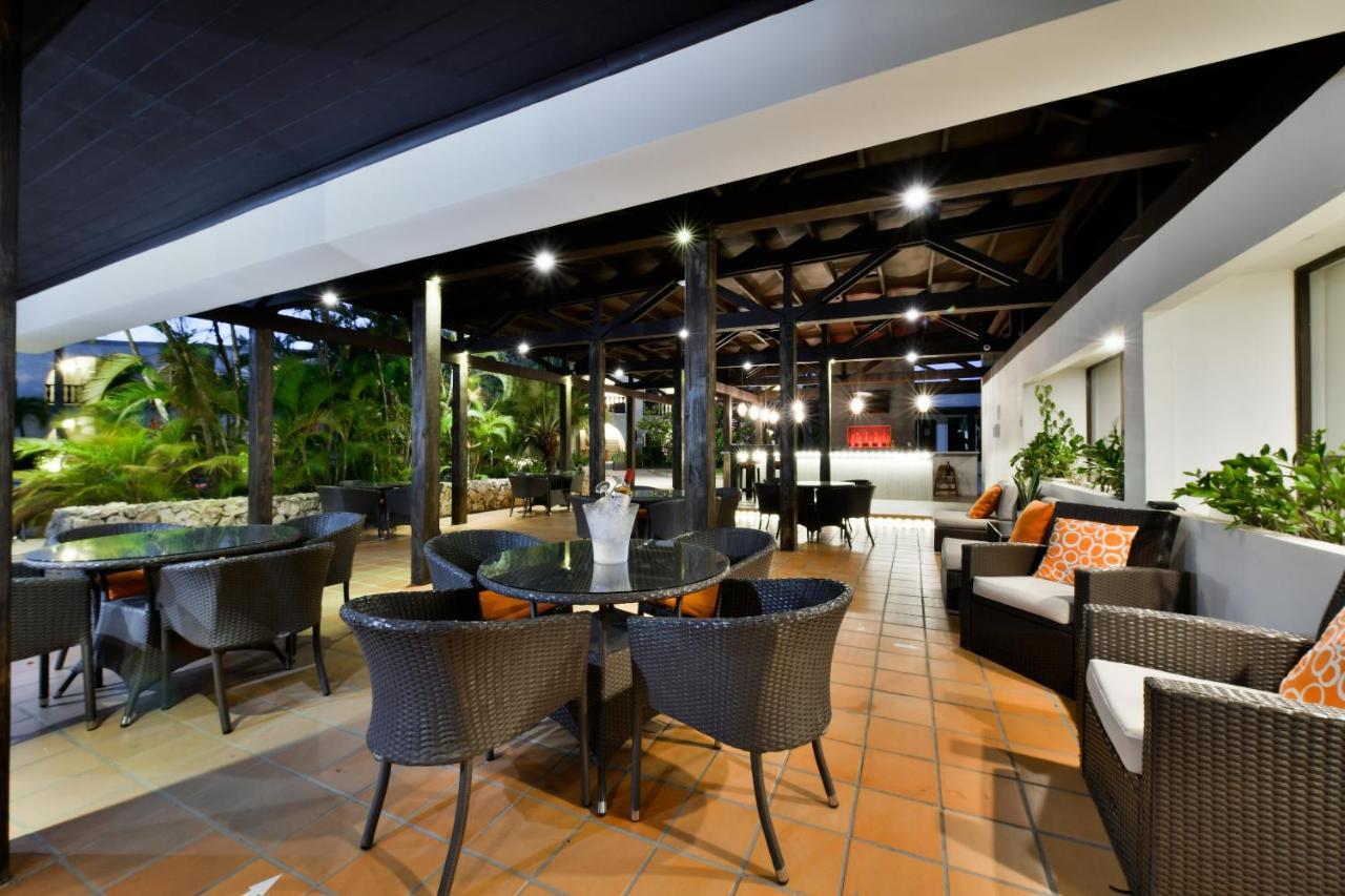Talk Of The Town Beach Hotel & Beach Club By Gh Hoteles Oranjestad Esterno foto