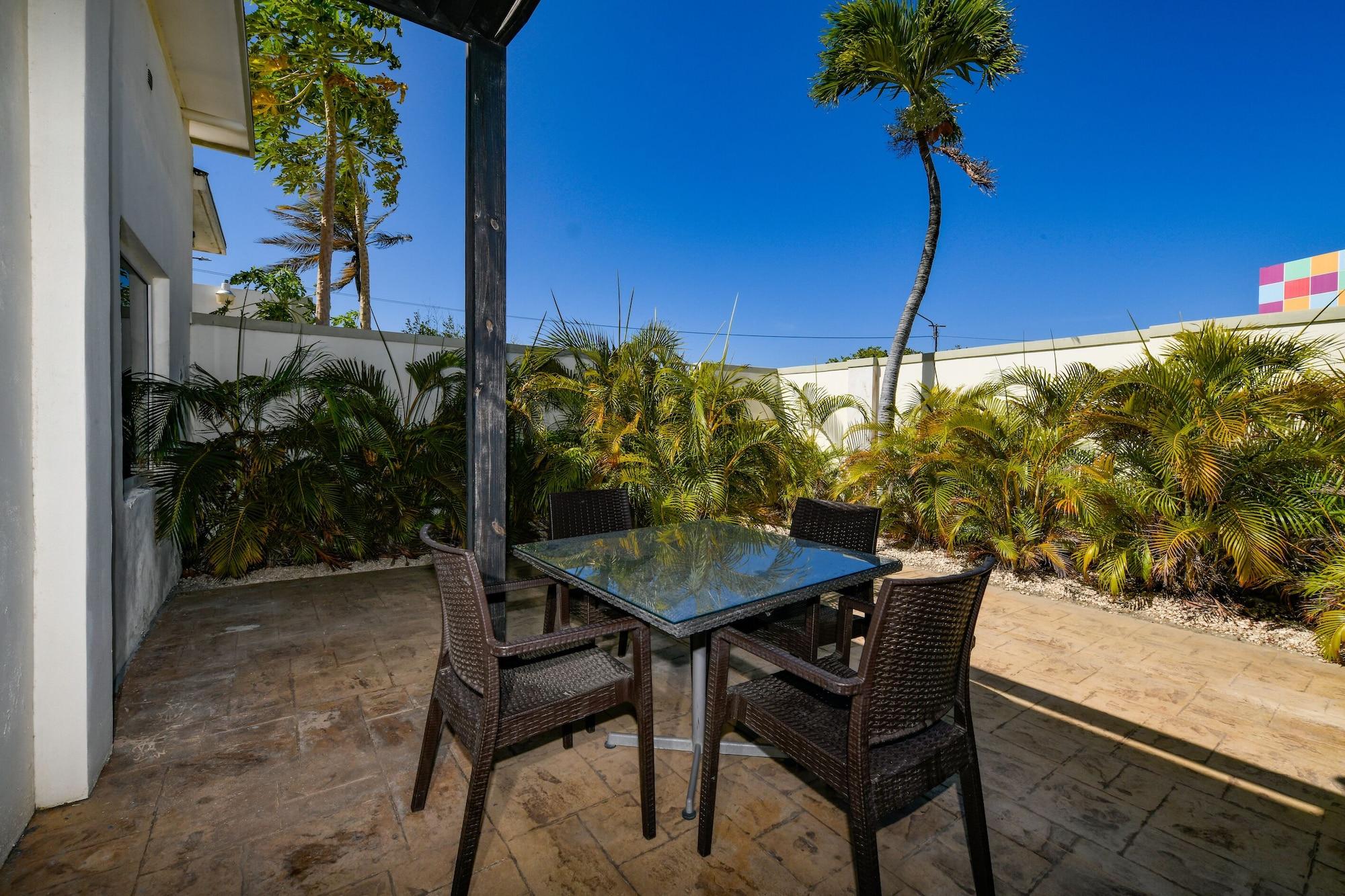 Talk Of The Town Beach Hotel & Beach Club By Gh Hoteles Oranjestad Esterno foto
