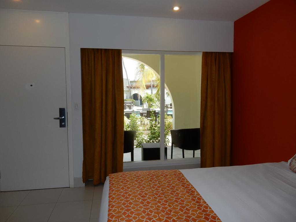 Talk Of The Town Beach Hotel & Beach Club By Gh Hoteles Oranjestad Esterno foto