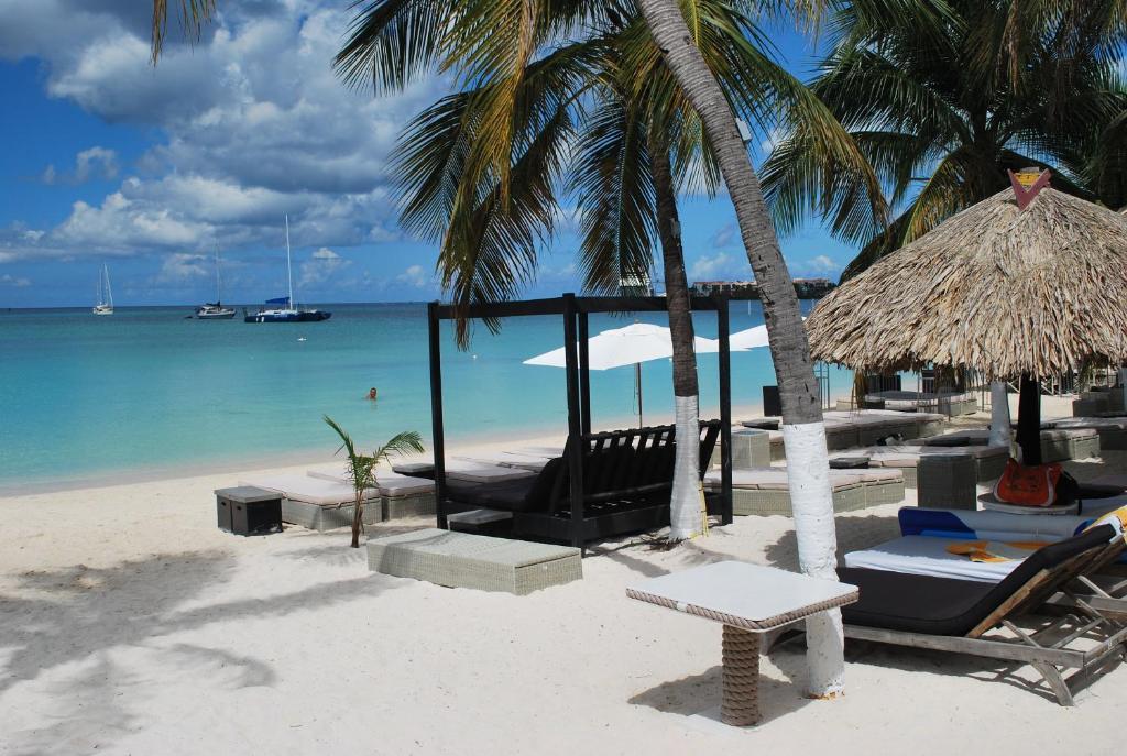 Talk Of The Town Beach Hotel & Beach Club By Gh Hoteles Oranjestad Esterno foto